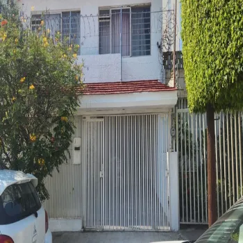 Casa En Venta,Ladron De Guevara,Martin Casillas 313, Guadalajara, Jalisco 44600, 5 Habitaciones,3 Baños,Martin Casillas,1,pg0wbN0