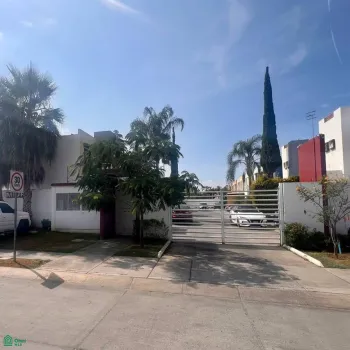 Casa En Venta,Campo Real,Av. Campo Real 607-15, Zapopan, Jalisco 45134, 3 Habitaciones,2 Baños,Av. Campo Real,2,MX261068070
