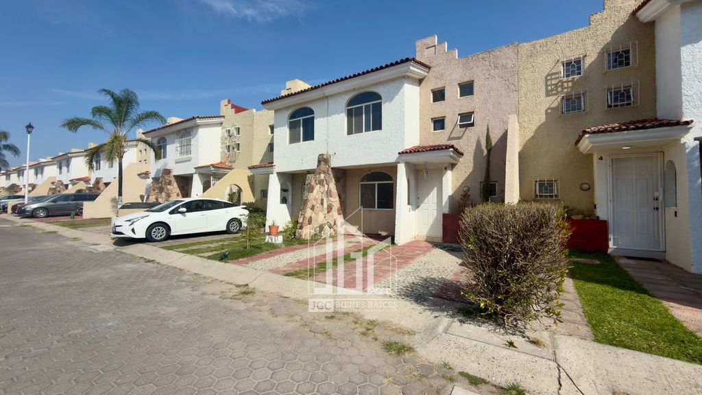 Hacienda del Oro Avenida Camino Real a Colima 3 Habitaciones