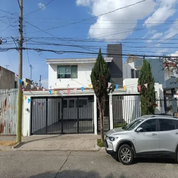 Casa En Venta,Jardines de Guadalupe,Calle Santo Tomás de Aquino 4840, Zapopan, Jalisco 45038, 4 Habitaciones,4 Baños,Calle Santo Tomás de Aquino,1,pAaye5i