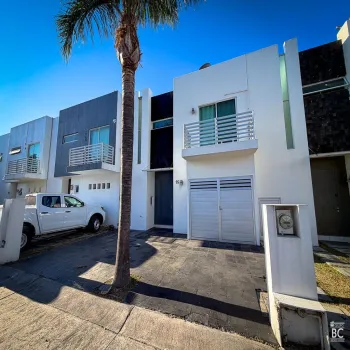 Casa En Venta,Valle Real,Avenida Aviación 5950 95, Zapopan, Jalisco 45136, 3 Habitaciones,2 Baños,Avenida Aviación,2,pI4sDit