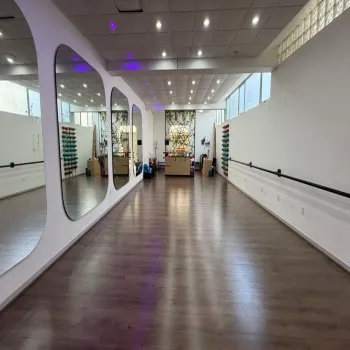 Local En Renta,Ladron De Guevara,Avenida México 2534, Guadalajara, Jalisco 44600,1 Baño,Avenida México,1,p6hMSO9