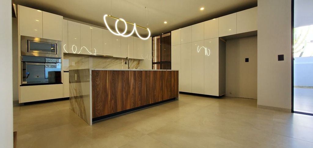 Valle Real Paseo San Luis 4 Habitaciones