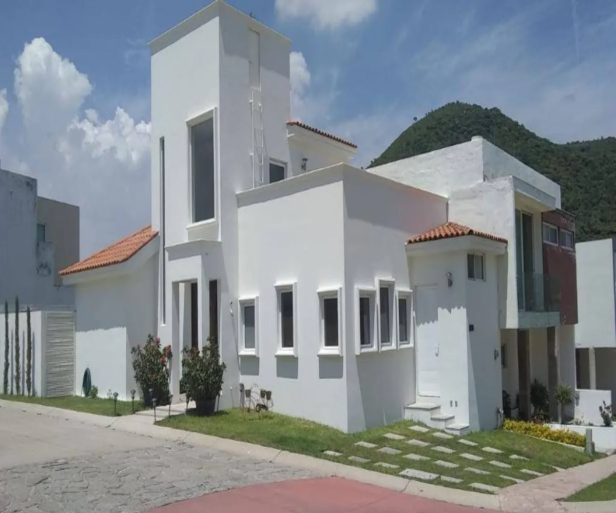 Casa En Venta,Senderos de Monte Verde,Blvd. Senderos de Monte Verde 140-104, Tlajomulco De Zúñiga, Jalisco 45646, 3 Habitaciones,3 Baños,Blvd. Senderos de Monte Verde,3,393045