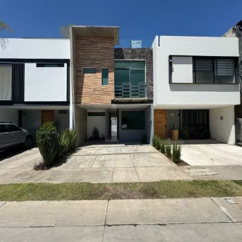 Casa En Venta,Punto Sur,AVENIDA ALAMEDA PUNTO SUR 6027, Tlajomulco de Zúñiga, Jalisco 45645, 4 Habitaciones,4 Baños,AVENIDA ALAMEDA PUNTO SUR,3,ptbk8Wg