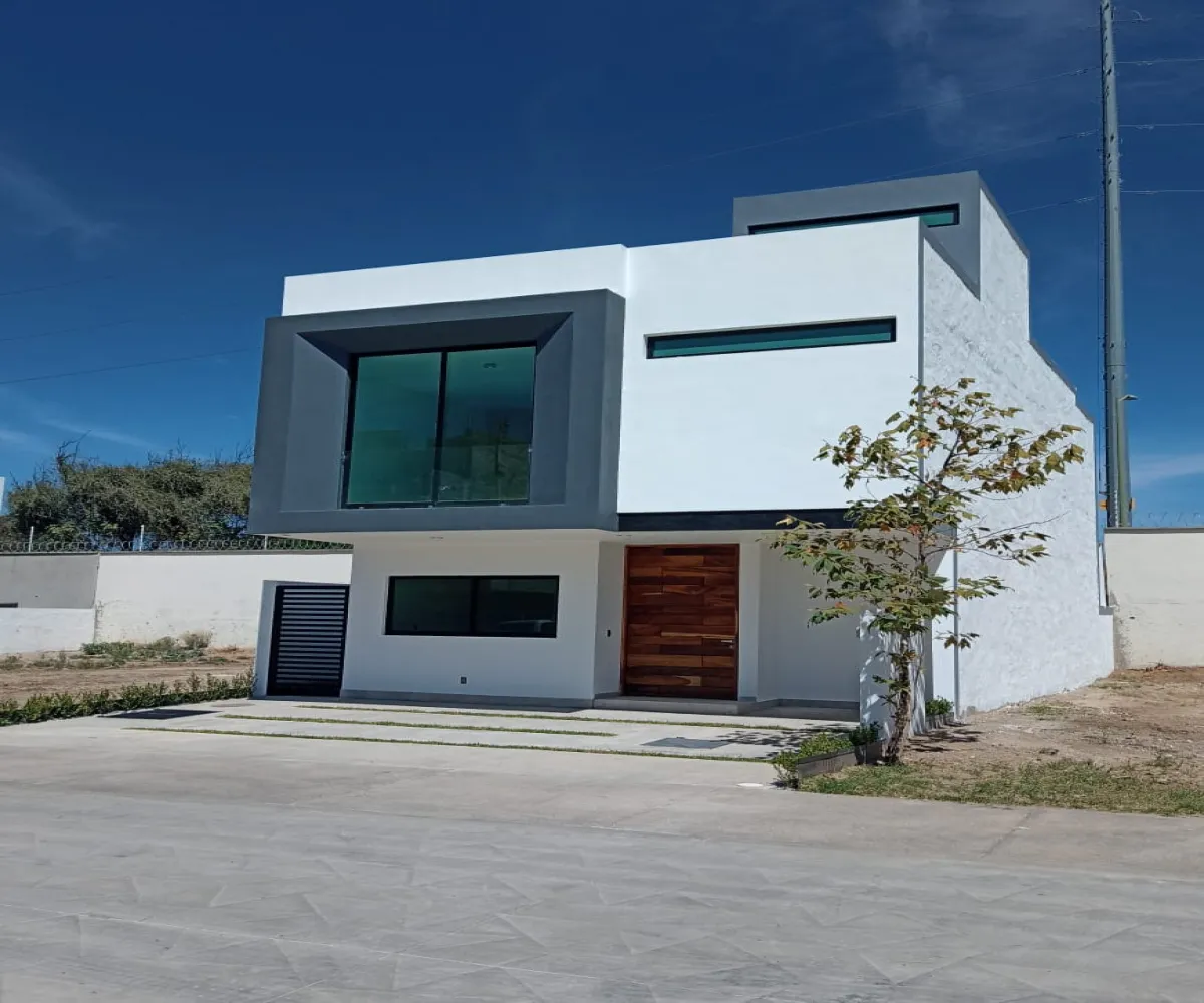 Casa En Venta,Bosques Vallarta,Paseo del norte 322 84, Zapopan, Jalisco 45222, 4 Habitaciones,3 Baños,Coto ABETO,Paseo del norte,665188