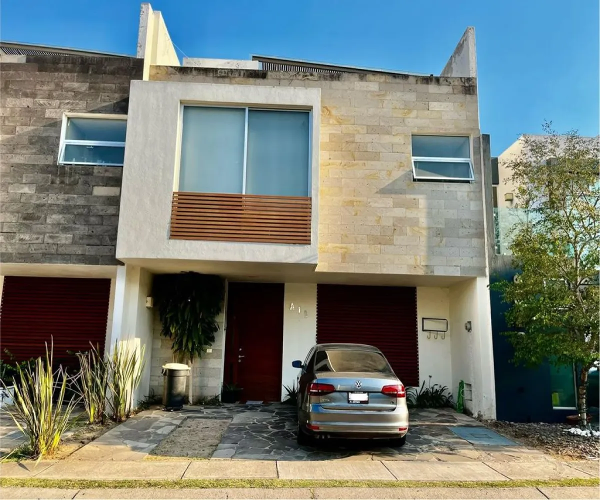 Casa En Venta,Santillana Parque Residencial,Boulevard Asturias 300, Zapopan, Jalisco 45019, 3 Habitaciones,3 Baños,Boulevard Asturias,3,p35eyh3