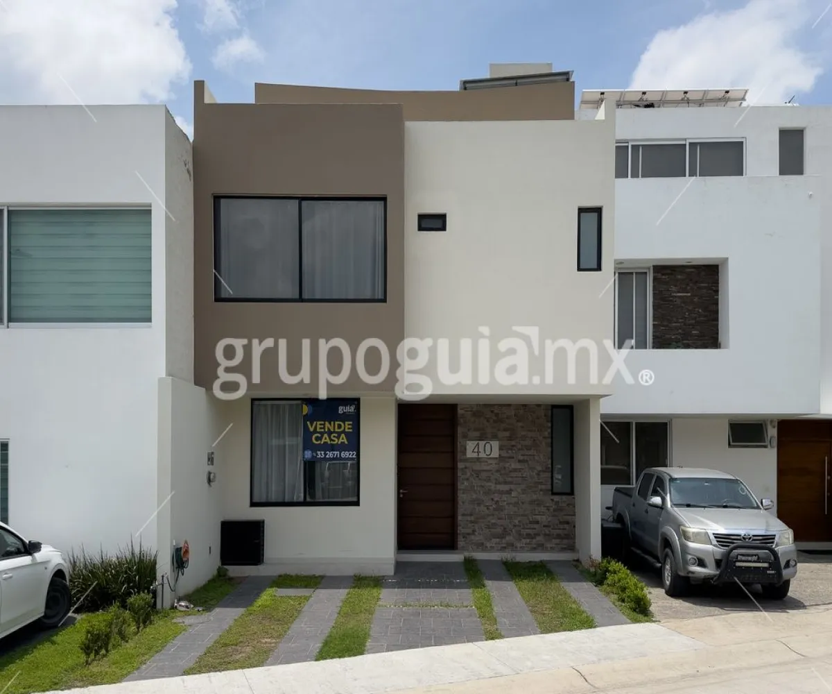 Casa En Venta,La Rua,Prolongación 5 de Mayo 580 40, Tlajomulco de Zúñiga, Jalisco 45640, 3 Habitaciones,2 Baños,Prolongación 5 de Mayo,3,pFHl3Bm