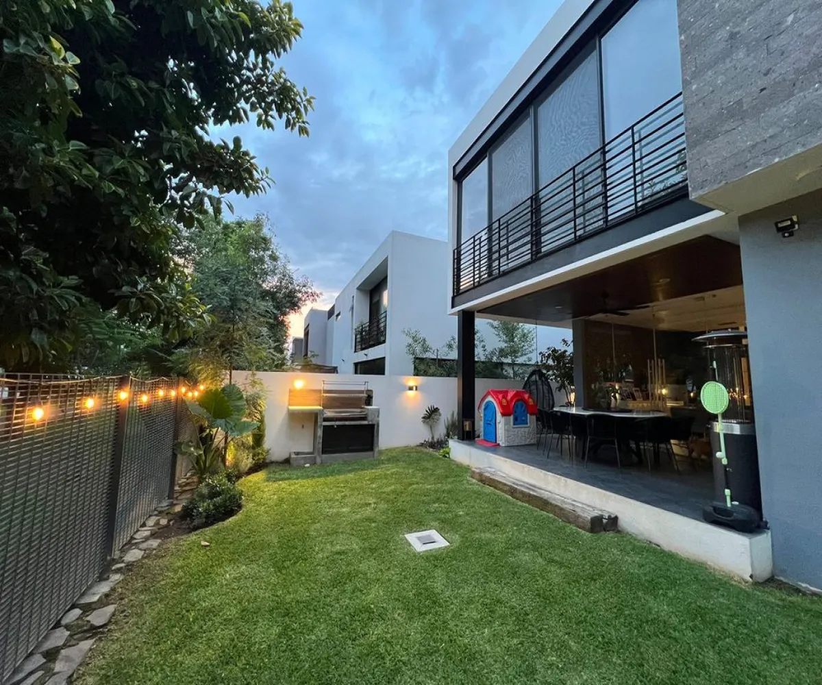 Casa En Venta,Fracc Valle Real,Avenida Colegio del Aire 160, Zapopan, Jalisco 45019, 3 Habitaciones,3 Baños,Avenida Colegio del Aire,3,p1omSUo