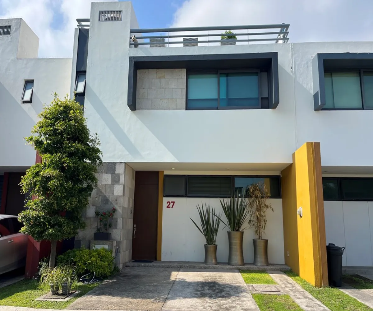 Casa En Venta,Fraccionamiento Porta Real,AVENIDA AVIACIÓN 4055, Zapopan, Jalisco 45019, 3 Habitaciones,3 Baños,AVENIDA AVIACIÓN,687089