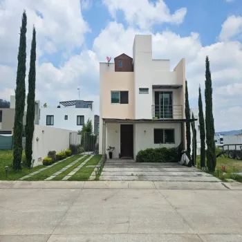 Casa En Venta,Los Robles,Paseo de los Robles Norte 207 Int 98 Coto Bonsai, Zapopan, Jalisco 45067, 3 Habitaciones,4 Baños,Paseo de los Robles Norte,3,689654