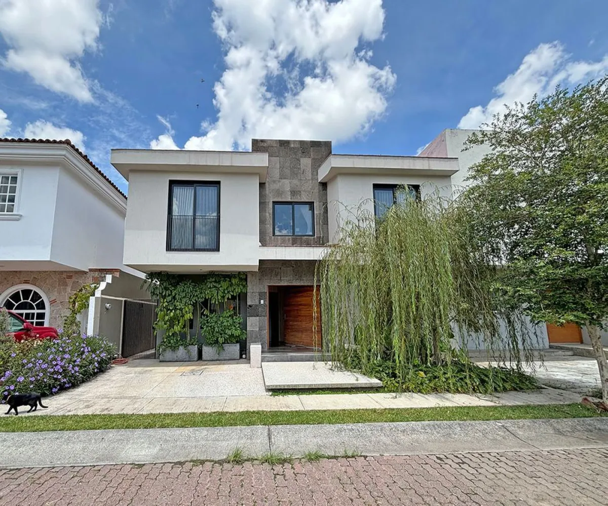 Casa En Venta,Fracc Jardin Real,Boulevard Jardín Real Oriente 856, Zapopan, Jalisco 45136, 3 Habitaciones,3 Baños,Boulevard Jardín Real Oriente,2,pYRlLa8