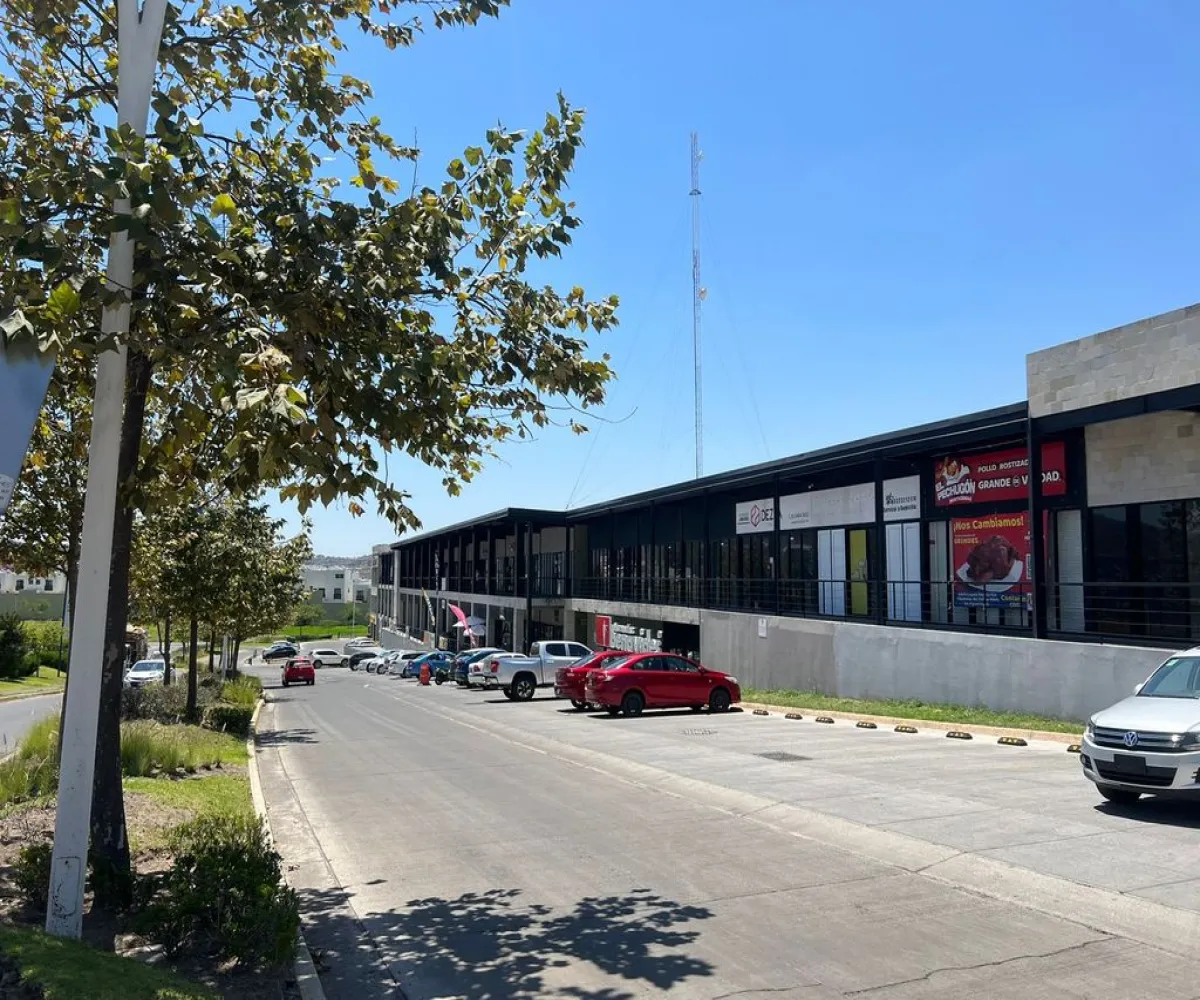 Local En Venta,Lomas de San Agustin,Av. Adamar 211, Tlajomulco de Zúñiga, Jalisco 45650,Av. Adamar,pJRQKb1