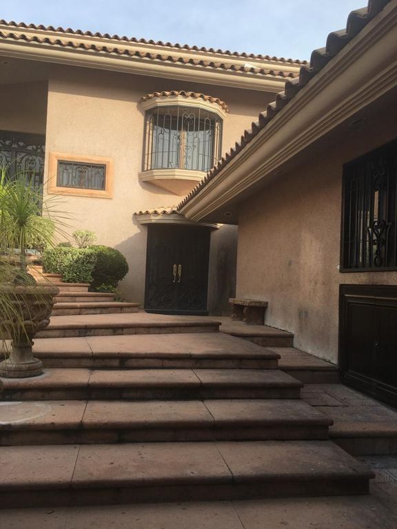 Villas de Irapuato Paseo de la Cuesta 4 Habitaciones
