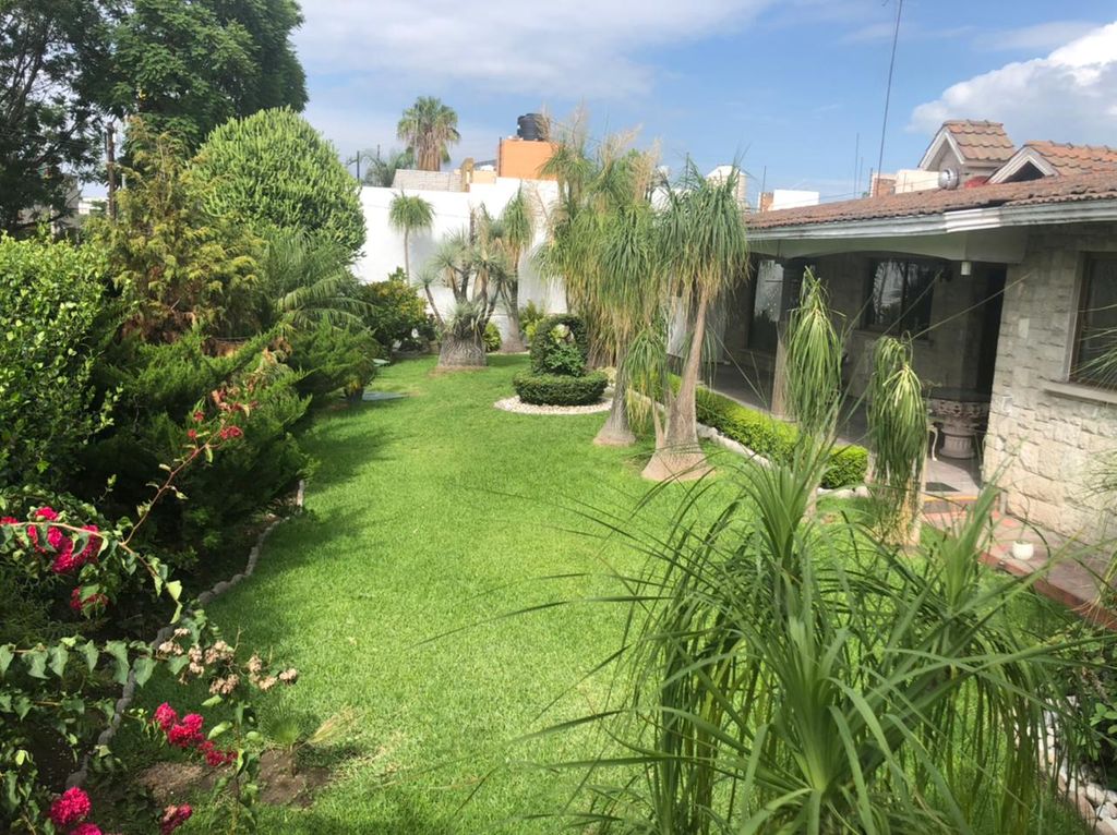 Jardines de Irapuato Pino 4 Habitaciones